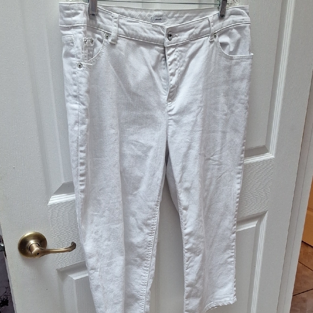 q Womens Liz & Co Stretch Solid White Denim Capris Size 16